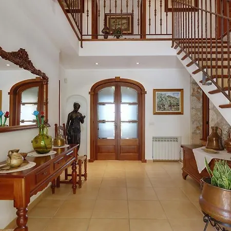Villa Sleeps 8 Pool Air Con Wifi Pollenca