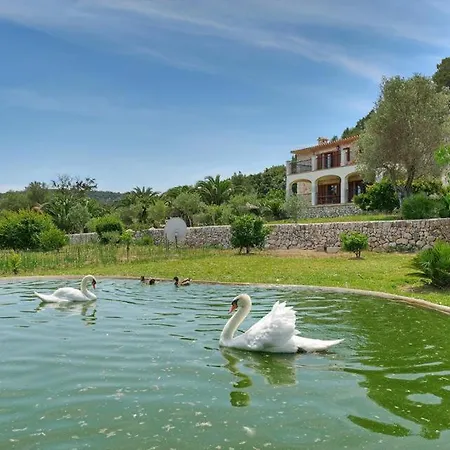 Sleeps 8 Pool Air Con Wifi Pollenca