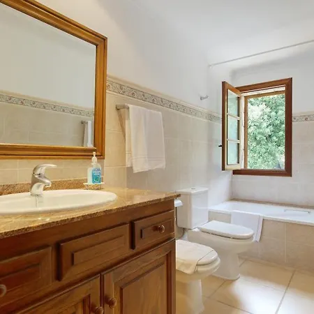 Sleeps 8 Pool Air Con Wifi Villa