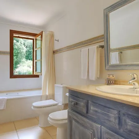Villa Sleeps 8 Pool Air Con Wifi *