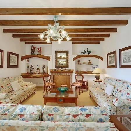 Villa Sleeps 8 Pool Air Con Wifi Pollença